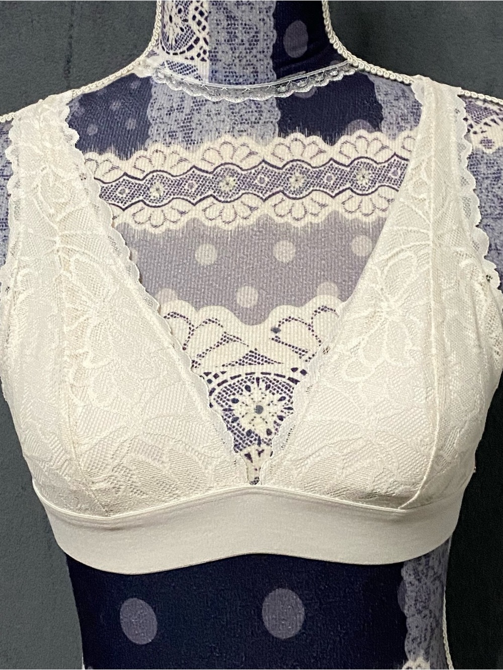 Victorias Secret Pink Lace Bralette Womens S White Lightly Lined Bra Bohemian